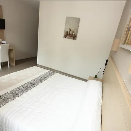 Logis Restaurant Du Midi - Centre Hotel Rodez