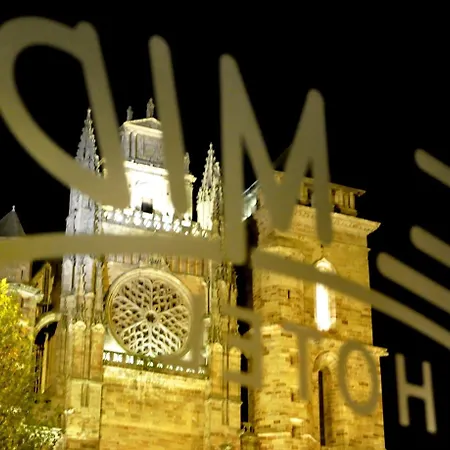 Logis Restaurant Du Midi - Centre 2*