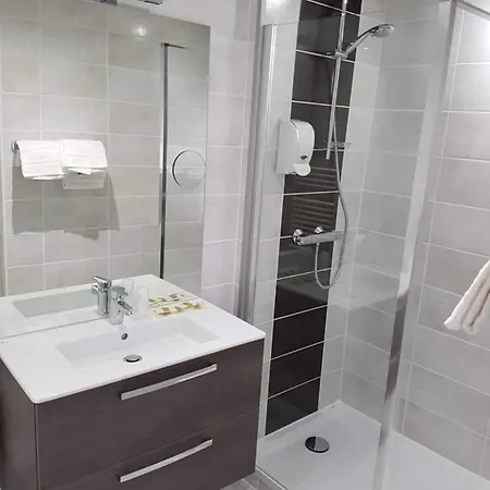 Logis Restaurant Du Midi - Centre