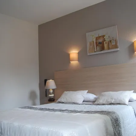 Hotel Logis Restaurant Du Midi - Centre