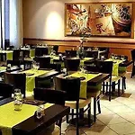 호텔 Logis Restaurant Du Midi - Centre 2*
