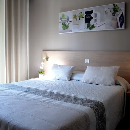 Logis Restaurant Du Midi - Centre Ροντέζ