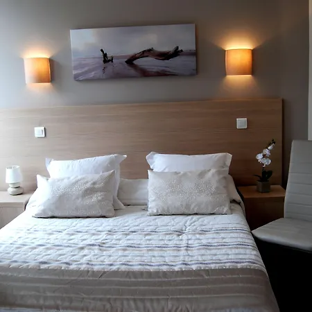 Logis Restaurant Du Midi - Centre 2* 로데즈