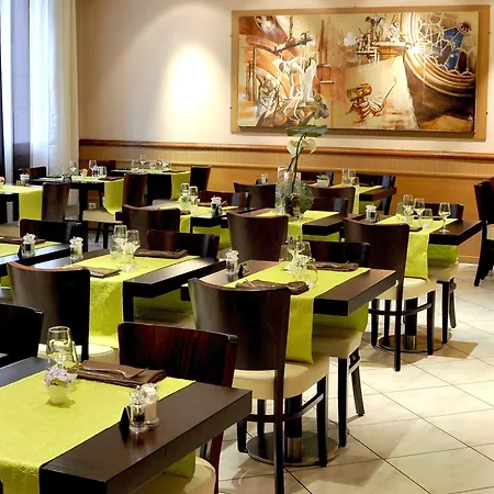 Logis Restaurant Du Midi - Centre