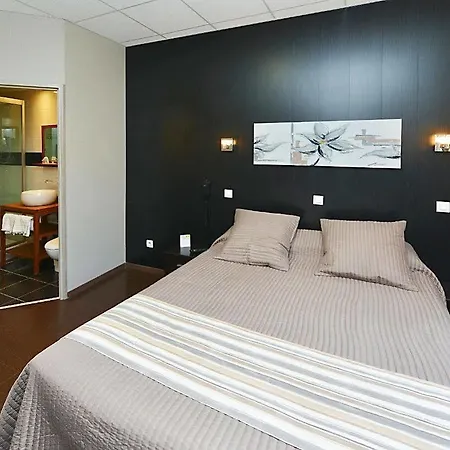 Logis Restaurant Du Midi - Centre