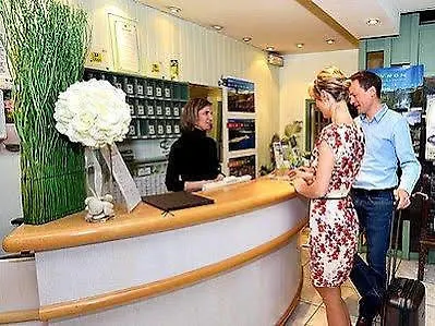 Logis Restaurant Du Midi - Centre Ξενοδοχείο Ροντέζ