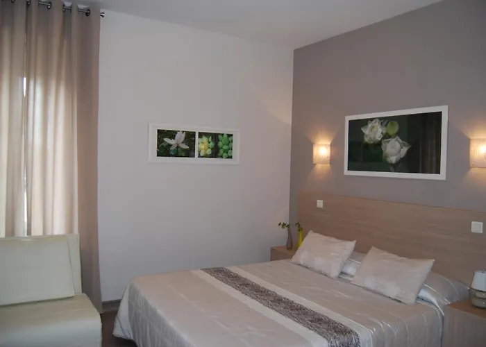 Logis Restaurant Du Midi - Centre Rodez