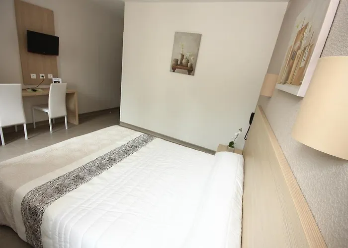 Logis Restaurant Du Midi - Centre Hotel Rodez