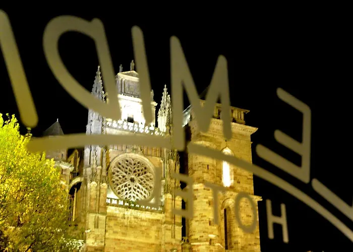 Hotel Logis Restaurant Du Midi - Centre 2*