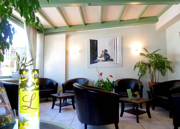 Logis Restaurant Du Midi - Centre 2*