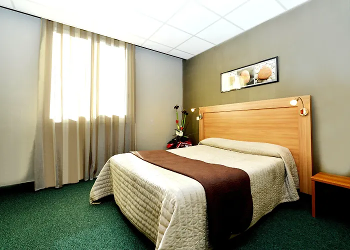 Logis Restaurant Du Midi - Centre Hotel Rodez