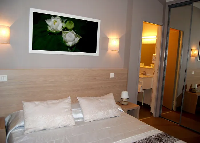 Logis Restaurant Du Midi - Centre 2*