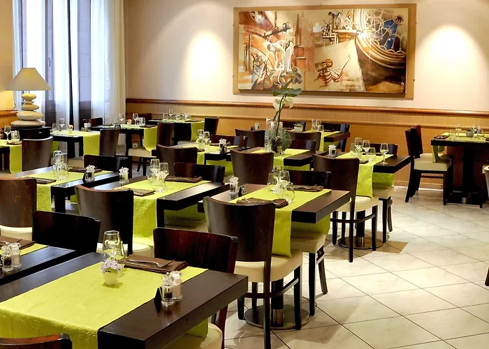 Logis Restaurant Du Midi - Centre