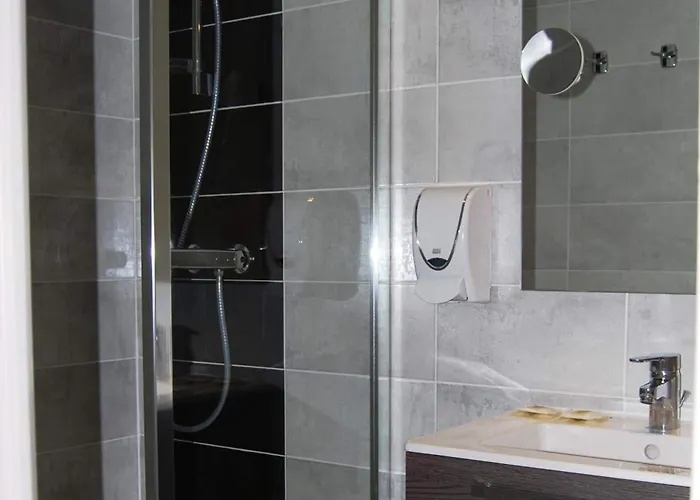 Logis Restaurant Du Midi - Centre Rodez