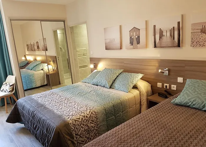 Logis Restaurant Du Midi - Centre 2*