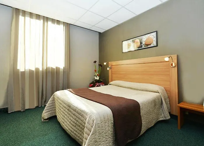 Logis Restaurant Du Midi - Centre Hotel Rodez