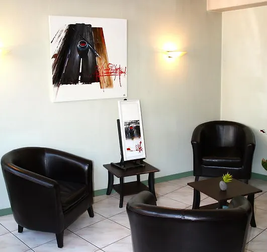 Hotel Logis Restaurant Du Midi - Centre Rodez