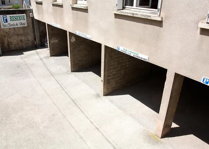 Logis Restaurant Du Midi - Centre 2*